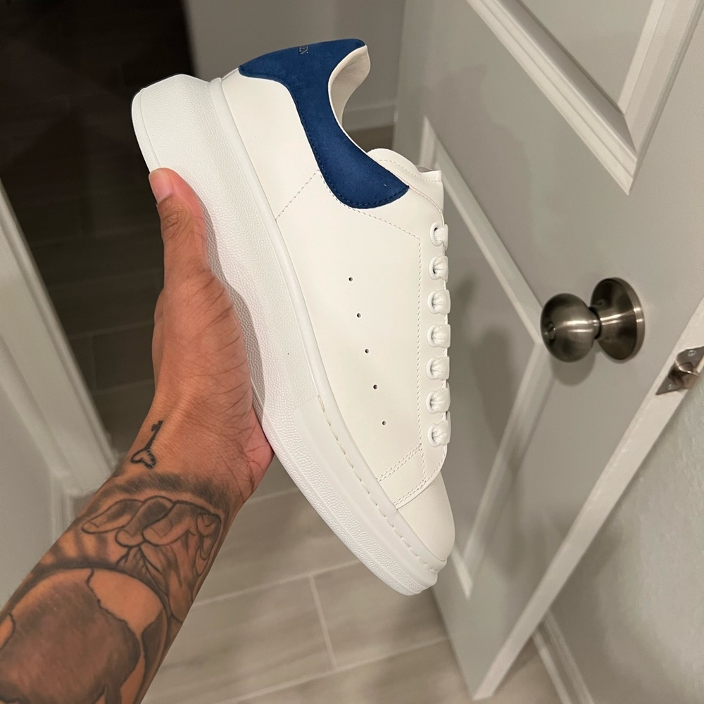 BRAND BEW SIZE 8.5 (Runs Big) Never worn …Paid 580 plus tax